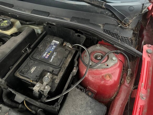 2003 Mazda 3 I (BK), красный, 330000 рублей - вид 17