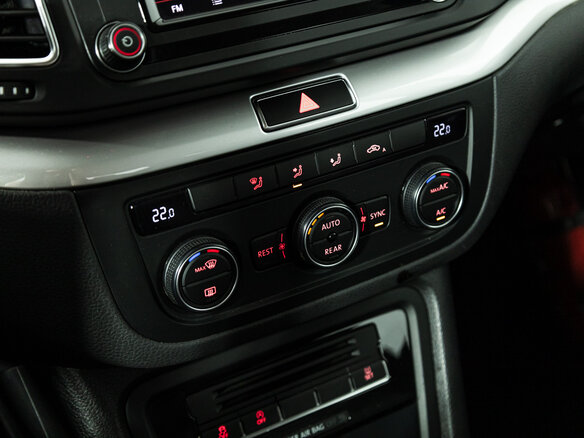 2019 Volkswagen Sharan II Рестайлинг, серый, 2576683 рублей - вид 15