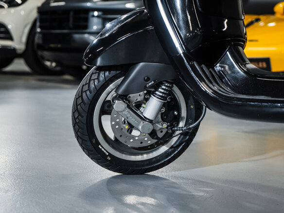 2025 Vespa LXV 125, чёрный, 500000 рублей - вид 11