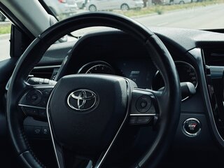 2021 Toyota Camry VIII (XV70) Рестайлинг, белый, 3050000 рублей, вид 5