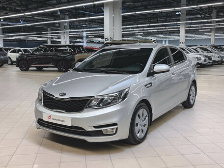 2016 Kia Rio III Рестайлинг, серебристый, 1065000 рублей, вид 1