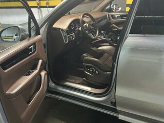 2021 Porsche Cayenne III, серый, 9700000 рублей, вид 3