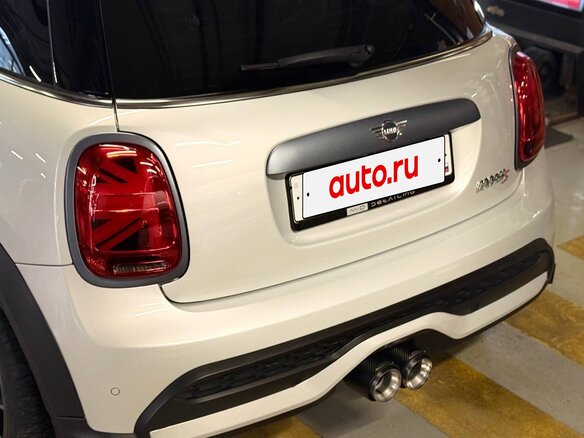 2022 Mini Hatch Cooper S III (F55/F56) Рестайлинг 2, серый - вид 4