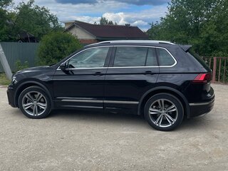 2018 Volkswagen Tiguan II, чёрный, 2600000 рублей, вид 4