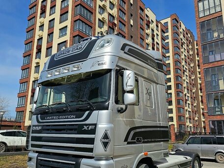 2008 DAF XF 105, серебристый, 5900000 рублей, вид 2