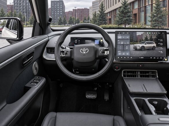 2026 Toyota bZ3X 58.3 kWh, бежевый, 2729512 рублей - вид 7