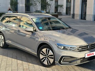 2023 Volkswagen Passat GTE B8 Рестайлинг, серебристый, 2000000 рублей, вид 2