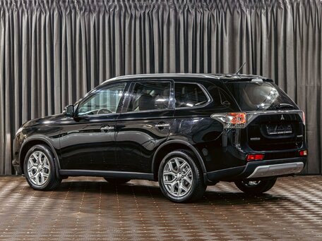 2014 Mitsubishi Outlander III, чёрный, 1375000 рублей, вид 4
