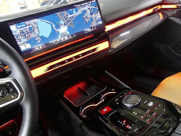 2025 BMW M5 VII (G90), чёрный - вид 10