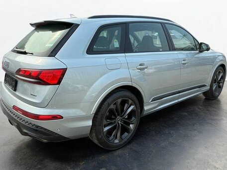 2025 Audi Q7 50 TDI II (4M) Рестайлинг 2, серебристый, 14158000 рублей, вид 2