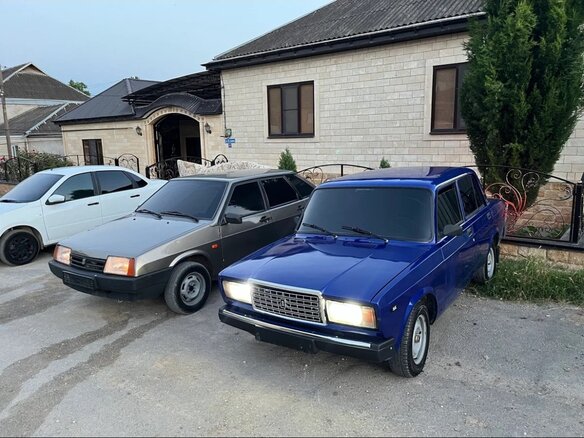 2011 Lada (ВАЗ) 2107, синий, 200000 рублей - вид 4