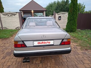 1988 Mercedes-Benz W124 230 4-speed, серебристый, 430000 рублей, вид 5