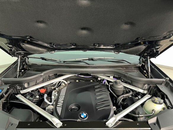 2026 BMW X6 40d III (G06) Рестайлинг, чёрный - вид 15
