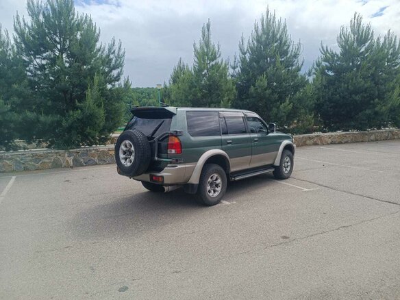 1996 Mitsubishi Challenger I, зелёный, 880000 рублей - вид 2
