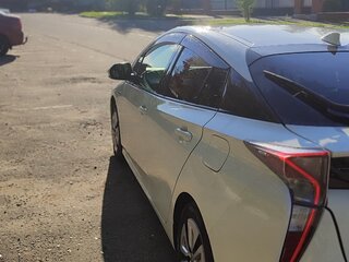 2016 Toyota Prius IV (XW50), белый, 1400000 рублей, вид 5