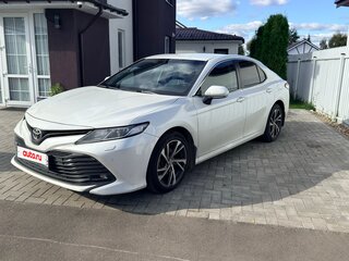 2020 Toyota Camry VIII (XV70), белый, 2650000 рублей, вид 1