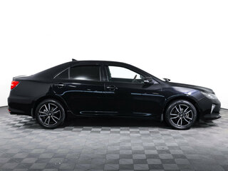 2017 Toyota Camry VII (XV50) Рестайлинг 2, чёрный, 1948000 рублей, вид 4