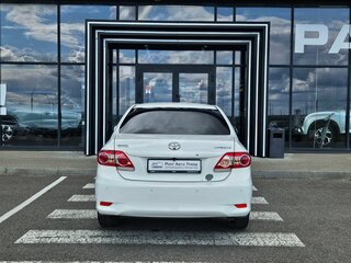 2011 Toyota Corolla X (E140, E150) Рестайлинг, белый, 820000 рублей, вид 5