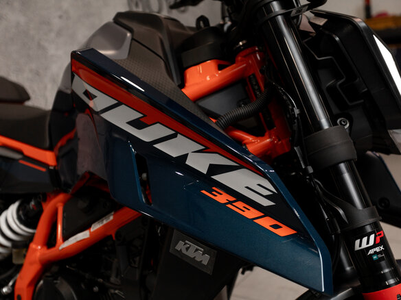 2025 KTM 390 Duke, синий, 699000 рублей - вид 12