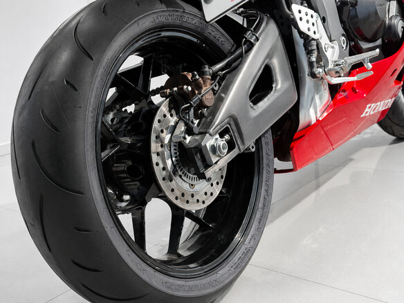 2023 Honda CBR 600RR, красный, 870019 рублей - вид 9