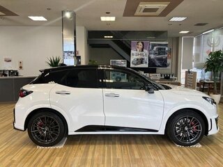 2026 Lexus LBX, белый, 7333666 рублей, вид 4