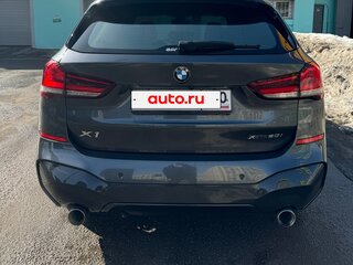 2021 BMW X1 20i xDrive II (F48) Рестайлинг, серый, 4600000 рублей, вид 5