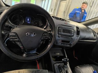 2017 Kia Cerato III Рестайлинг (Classic), белый, 500000 рублей, вид 5