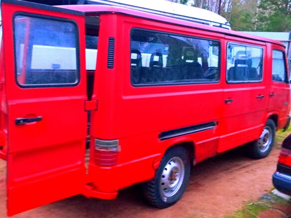 1992 Mercedes-Benz MB 100, красный, 500000 рублей