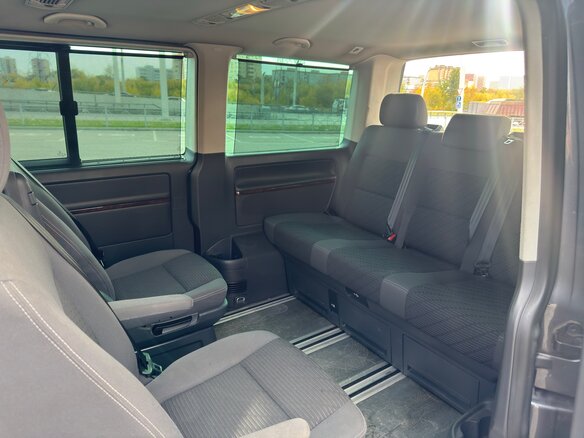 2012 Volkswagen Multivan T5 Рестайлинг, серебристый, 2170000 рублей - вид 8