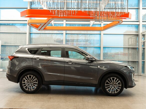 2026 Jetour X70+ I Рестайлинг, серый, 3099000 рублей - вид 3