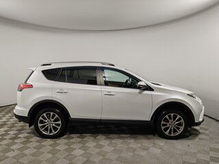 2018 Toyota RAV4 IV (XA40) Рестайлинг, белый, 2499000 рублей, вид 4