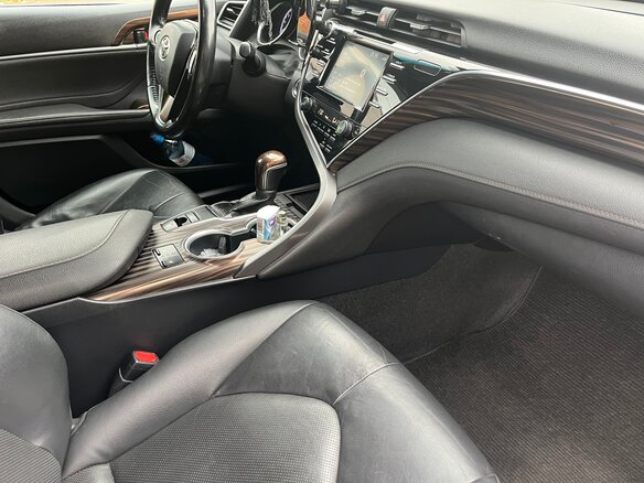 2018 Toyota Camry VIII (XV70), чёрный, 2250000 рублей - вид 9