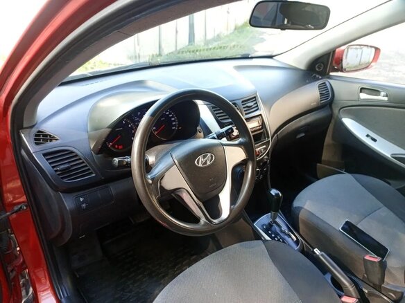 2011 Hyundai Solaris I, красный, 770000 рублей - вид 9