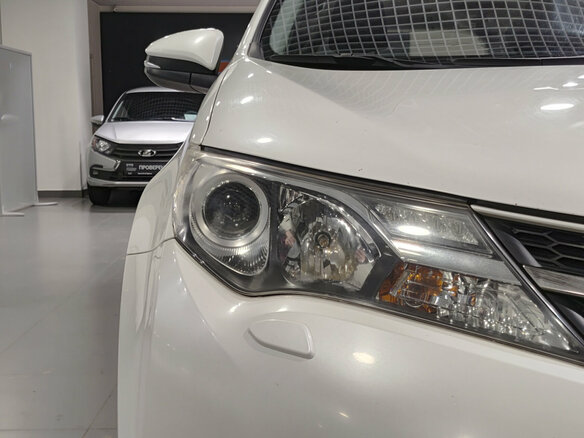 2013 Toyota RAV4 IV (XA40), белый - вид 16