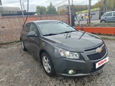 2011 Chevrolet Cruze I, серый, 550000 рублей, вид 2