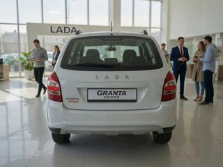 2026 Lada (ВАЗ) Granta Cross I Рестайлинг, белый, 1196000 рублей, вид 4
