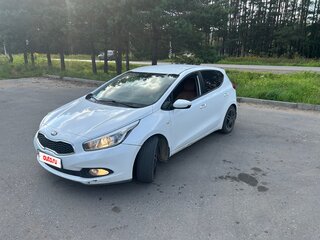 2015 Kia Ceed II, белый, 900000 рублей, вид 1