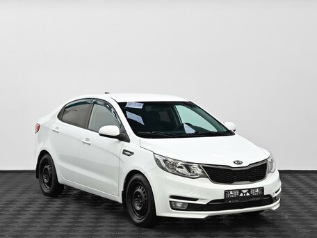 2017 Kia Rio III Рестайлинг, белый, 805000 рублей, вид 1