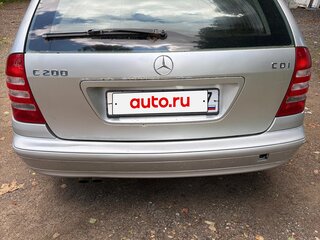 2004 Mercedes-Benz C-Класс 200 II (W203) Рестайлинг, серебристый, 400000 рублей, вид 3