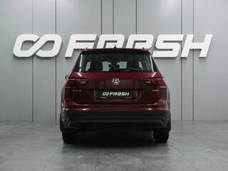 2020 Volkswagen Tiguan II, красный, 3139000 рублей, вид 4
