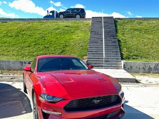 2022 Ford Mustang VI Рестайлинг, красный, 4000000 рублей, вид 1