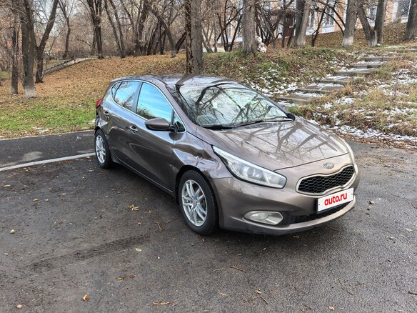2013 Kia Ceed II, коричневый, 675000 рублей - вид 4