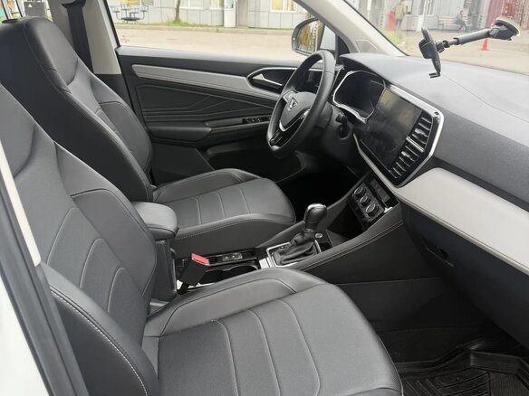 2023 Jetta VS7 I Рестайлинг 1, белый, 2200000 рублей - вид 4
