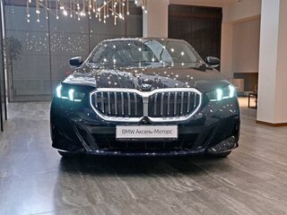 2025 BMW 5 серии Long 530Li xDrive VIII (G60/G61/G68), чёрный, 9000000 рублей, вид 2
