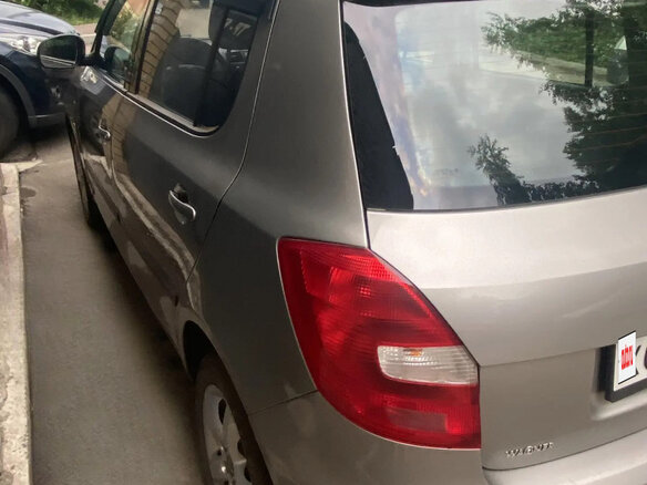 2012 Skoda Fabia II Рестайлинг, бежевый, 720000 рублей - вид 5