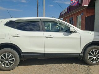 2014 Nissan Qashqai II, белый, 1400000 рублей, вид 2