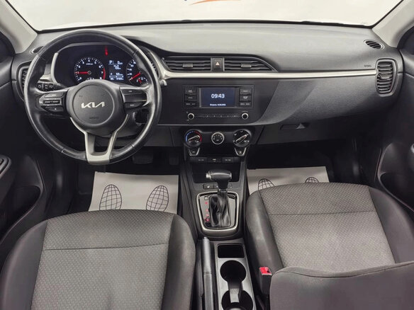 2021 Kia Rio IV Рестайлинг, белый, 1670000 рублей - вид 4