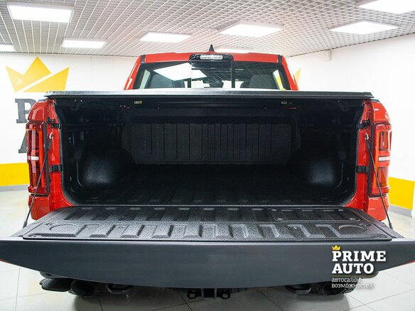 2025 Ram 1500 RHO V Рестайлинг, красный - вид 26