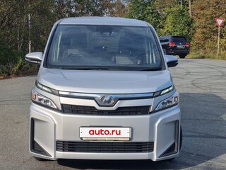 2018 Toyota Voxy III (R80) Рестайлинг, серый, 2150000 рублей, вид 4