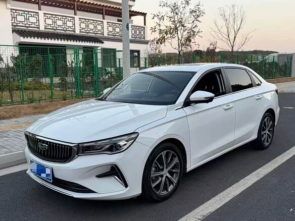 2022 Geely Emgrand II, белый - вид 1
